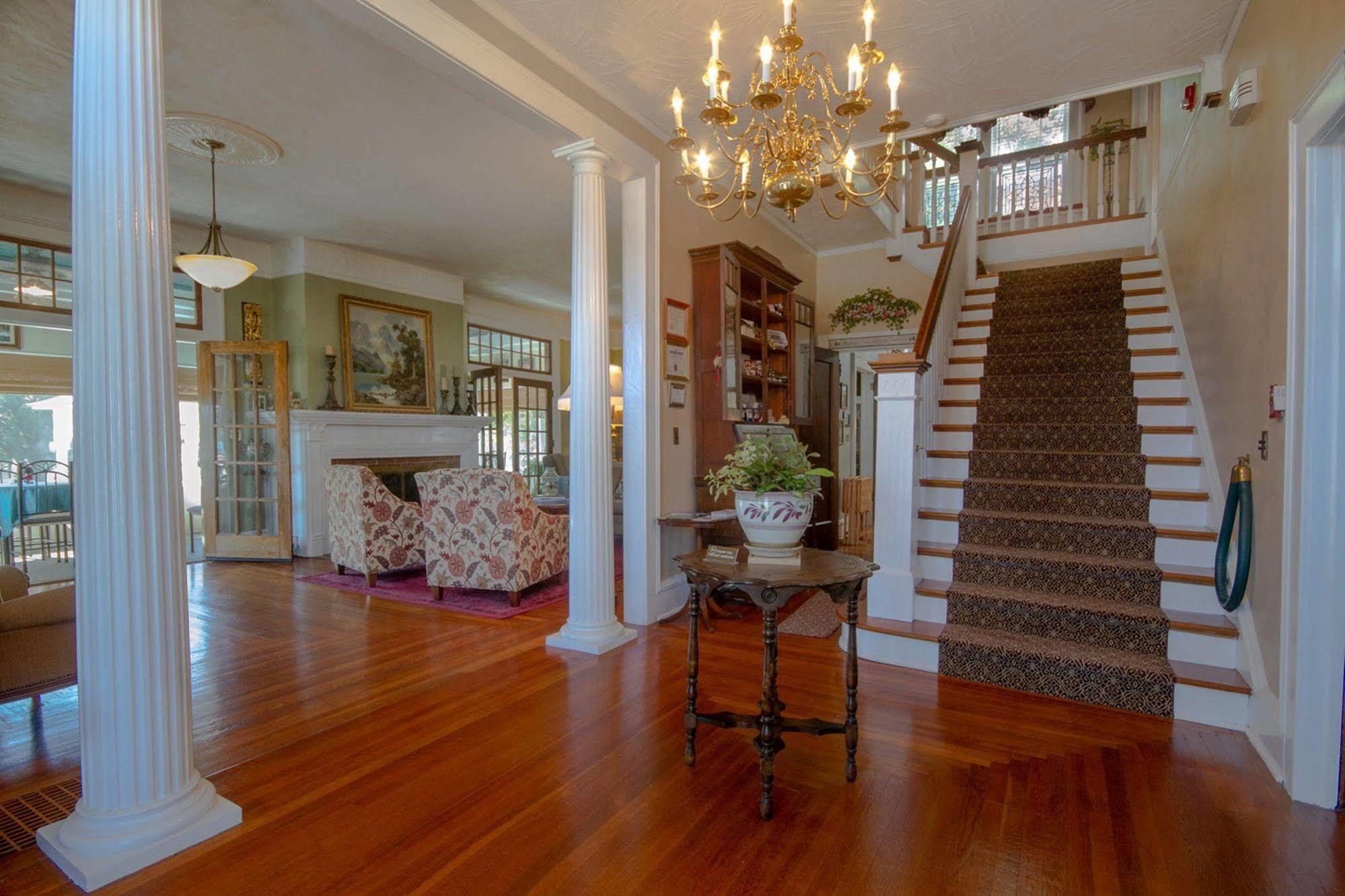 Dickey House Bed And Breakfast Marshfield Exterior photo