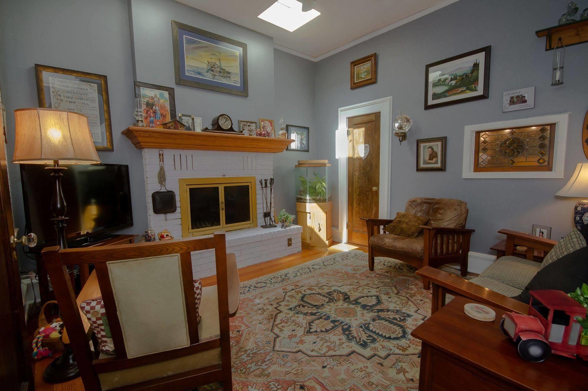 Dickey House Bed And Breakfast Marshfield Exterior photo